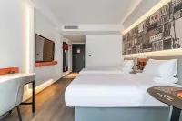 Ibis 호텔 (러산 시내중심)