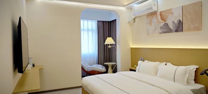 Lanyue E-Sports Hotel Hotels in Qichun