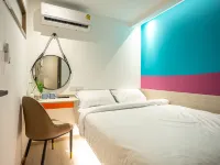 Hometel Night Bazaar Chiangmai Các khách sạn gần Chợ Anusarn