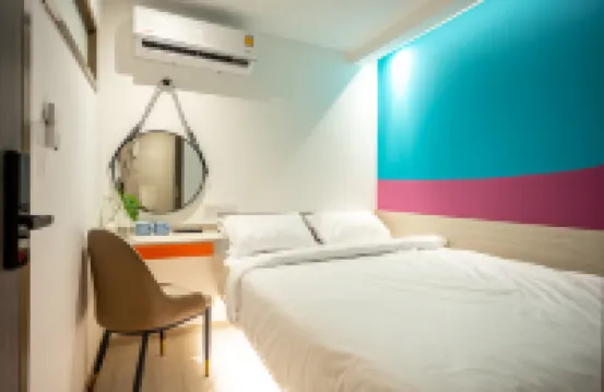 Hometel Night Bazaar Chiangmai Hotels near Anusarn Night Market