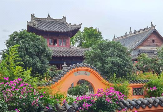 맨체스터 인터내셔널 호텔의 넓고 쾌적한 객실 내부