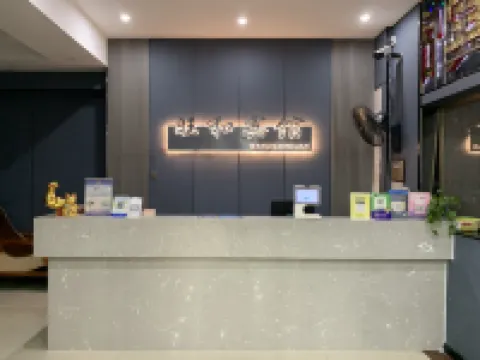 Liuzhou Wanghe Hotel (Yingshan Street)