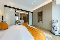 東庭映画ホテル（新迎新城ショッピングセンター） Kunming University of Science and Technology Xinying Campus Gymnasium周辺のホテル