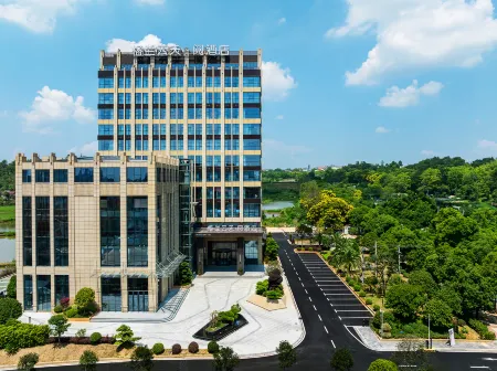 Taihe THE SKYTEL Hotel (Near the County Government)