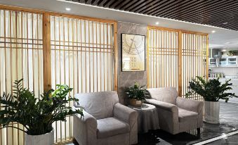 Longfeng Lake Zhouji Hotel