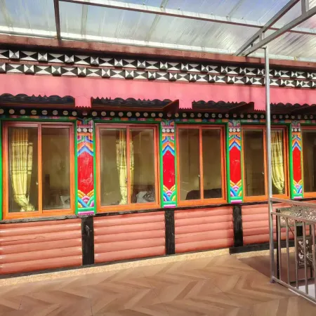 Danba Qingfeng Yaju Homestay