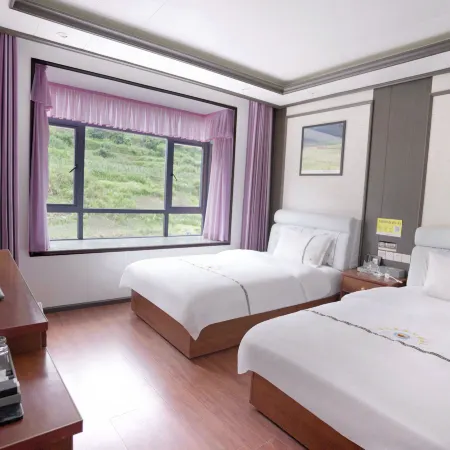 Huangping Golden Harbor Business Hotel