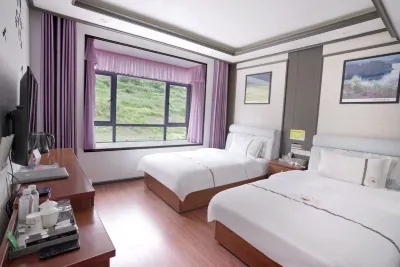 Huangping Golden Harbor Business Hotel Các khách sạn gần Huangping Station