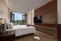 Chengdu Pujiang Fangcaodi Hotel