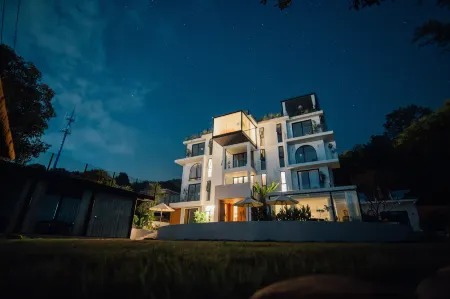 Yunfu Mountain Moon Light Luxury Resort Homestay (Tonglu OMG Heartbeat Paradise Store)