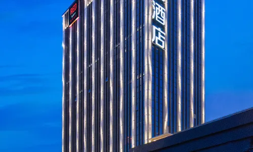 Radisson Red Yangzhou Slender West Lake