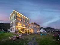 Shangri-La Moye Xingyu Designer Oxygen Manor Hoteles cerca de Napahai Tourism Area Dala Scenic Spot