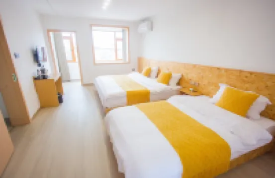 Anji Mud Garden Homestay (Zhongnan Baicaoyuan Branch)