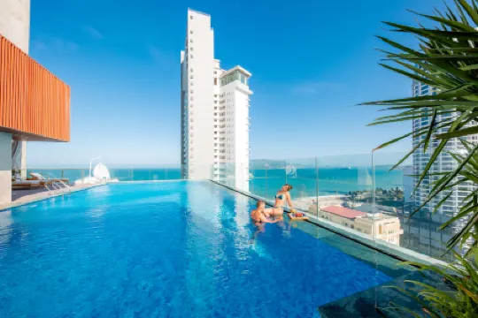 Gonsala Hotel Nha Trang Отели рядом с достопримечательностью «AB Central Square Nha Trang»