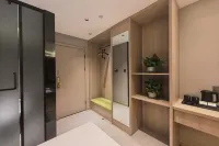 Cloud·New Century Hotel