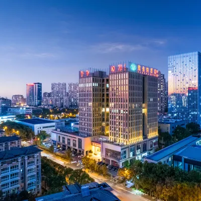 Vienna Hotel (Zhangjiagang Passenger Station) Hotels near Zhangjiagang Dream Ocean Kingdom