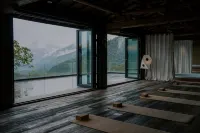 Yunyutian Banshan Homestay Hotels in Weixi