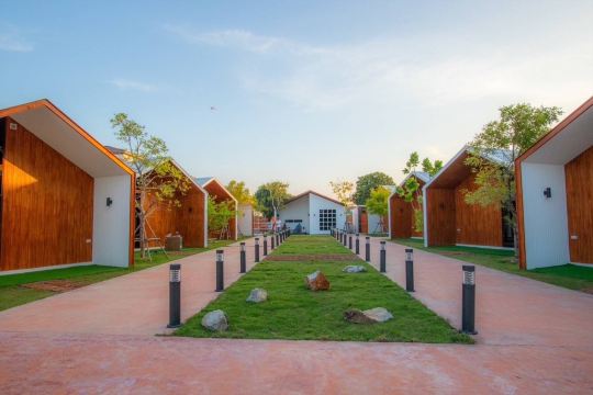 The O-Zone Airport Riviera Lodge