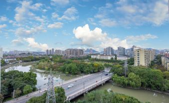Wencheng Apartment (Ningbo Yuyao Railway Station Huaren Wucaicheng)