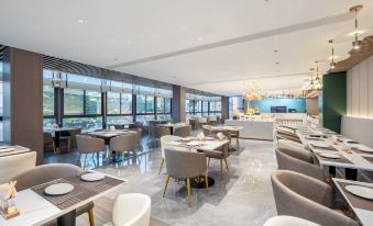 MEHOOD LESTIE Hotel (Dongfang Railway Station Wanda Plaza)