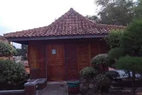 Villa Mediana فنادق في Pacet