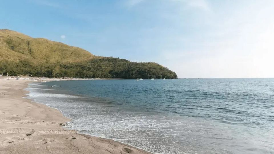 RedDoorz Hostel @ Megans Paradisio Beach Resort