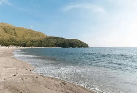 RedDoorz Hostel @ Megans Paradisio Beach Resort Отели рядом с достопримечательностью «Zambales Destination»