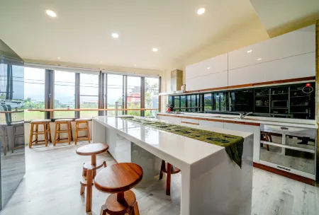 Husband Wife Friendly Bed and Breakfast Отели в г. Илань