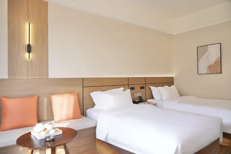 Celebrity Youngsun Xinhua Hotel Отели рядом с достопримечательностью «Sichuan University of Culture and Arts (Mianyang Campus)»