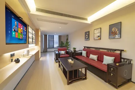 Qingmucun Grand Hotel (Qingmucun Ancient Town Tourist Reception Center) Отели рядом с достопримечательностью «Qingmuchuan Ancient Town»