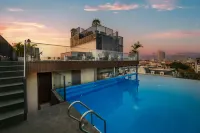 โรงแรมเดอลาโกม - สระว่ายน้ำแบบอินฟินิตี้