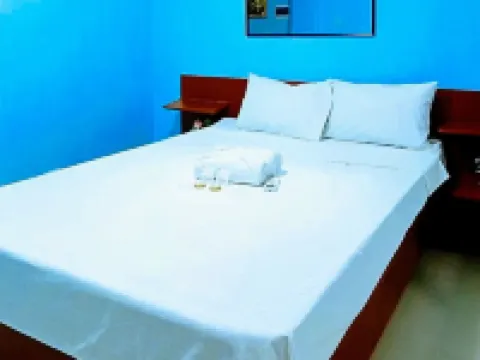 Jeanines Travellers Inn by RedDoorz Hotels in Bataan