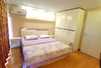 Caihong Homestay Hotels in Yu County
