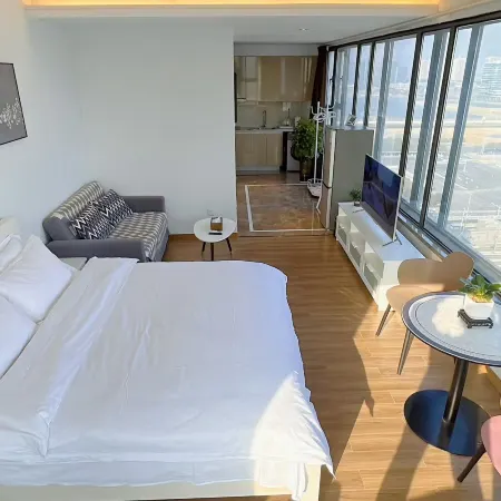 Chenqi Selected Apartment (Suzhou North Station Wanhui Plaza)