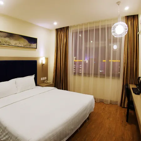 Tianhe Express Hotel (Shenyang Middle Street Forbidden City)