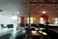 Zero Box Lodge Coimbra - breakfast