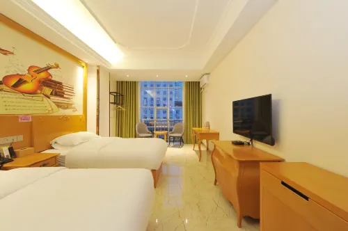 Bincheng Hotel (Dongxing ASEAN Avenue Port Branch)