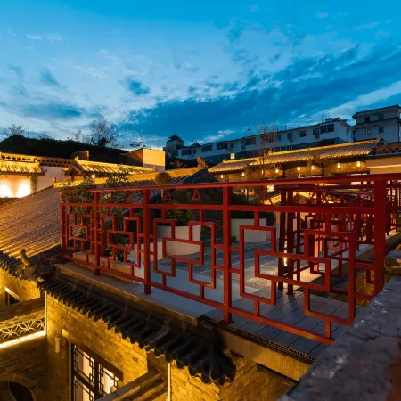 Liangyi Xunji Hotel