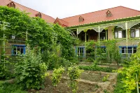 Altay Hailanbag Homestay (Ahe Highway Branch) Hotels near Xiaodong Ditch Forest Park
