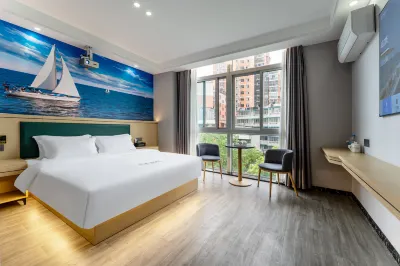 Yujian Shiguang Hotel (Jingdezhen People Square Taoyangli)
