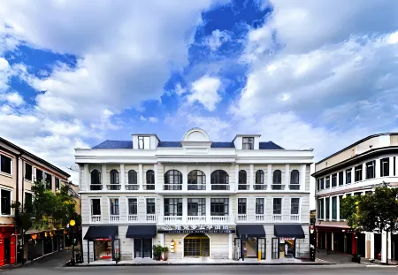 Vic Multi-Cloud Enjoy Hotel Отели рядом с достопримечательностью «Yangsigang Yangtze River Bridge»