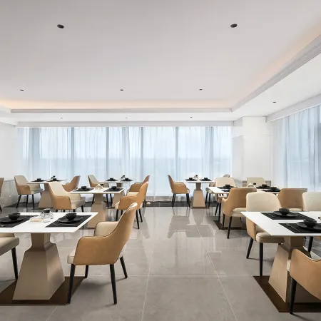 Vienna International Hotel (Zhengzhou Xinzheng BYD New Energy Industrial Park)