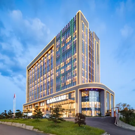 LUKER ISLAND GARDEN HOTEL