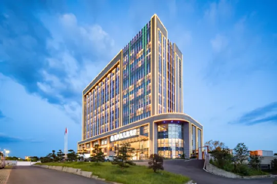 LUKER ISLAND GARDEN HOTEL