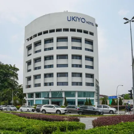 Ukiyo Hotel by manatidur Отели рядом с достопримечательностью «Станция MRT Taman Tun Dr Ismail »