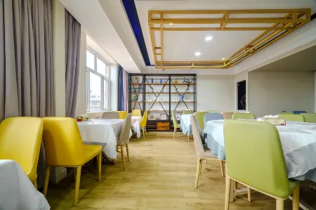 Tegarin Theme Hotel Отели рядом с достопримечательностью «Reindeer Park»