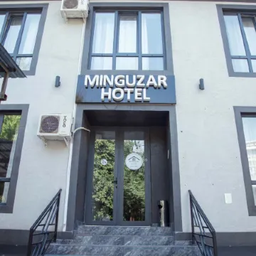 Minguzar Hotel Отели рядом с достопримечательностью «Свято-Успенский Кафедральный Собор»