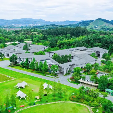 Long Shan Yi Hotel