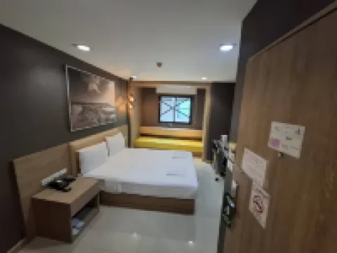 Collection O Pratunam 19 Hotel โรงแรมใกล้สถานีแอร์พอร์ตเรลลิงค์ราชปรารภ