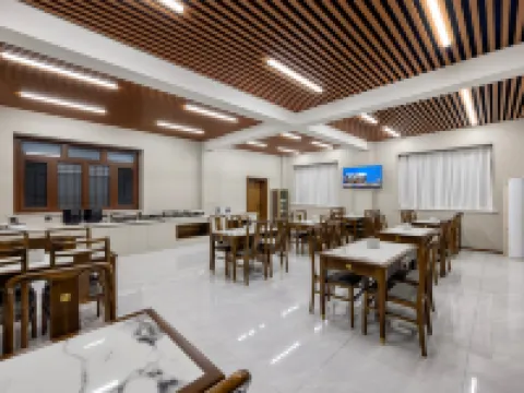 Zhongchun Yaju Hotel (Dingzhou Ancient City Wanda Plaza) Hotels in Dingzhou